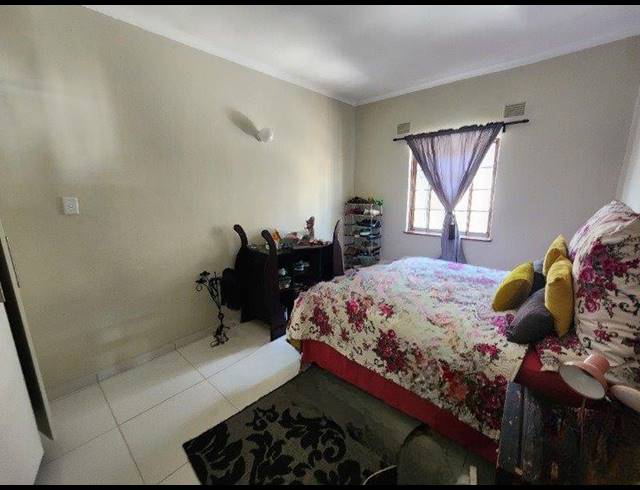 7 BEDROOM SECTIONAL TITLE FOR SALE IN MUSGRAVE